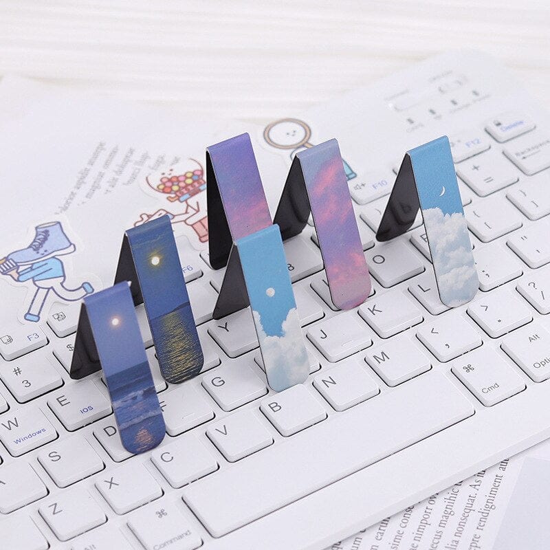 KUMA Stationery & Crafts  2pcs Moon Magnetic Bookmarks